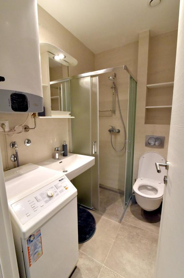 Ferienwohnung Tayson Square Dorcol New Location Free Garage Belgrad Exterior foto