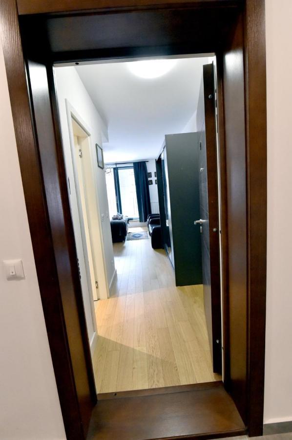 Ferienwohnung Tayson Square Dorcol New Location Free Garage Belgrad Exterior foto