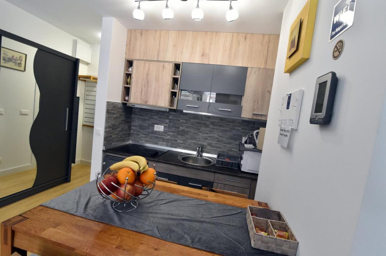 Ferienwohnung Tayson Square Dorcol New Location Free Garage Belgrad Exterior foto